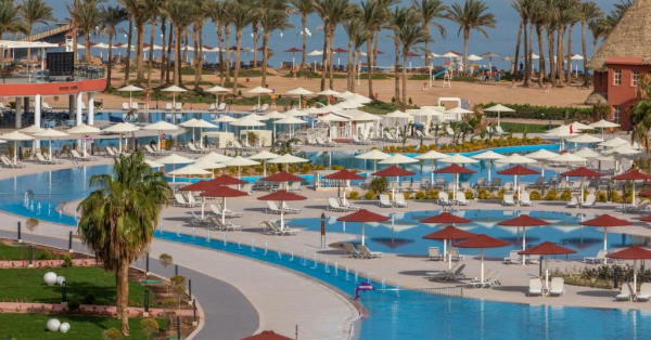 Albatros Laguna Vista Resort outdoor pool