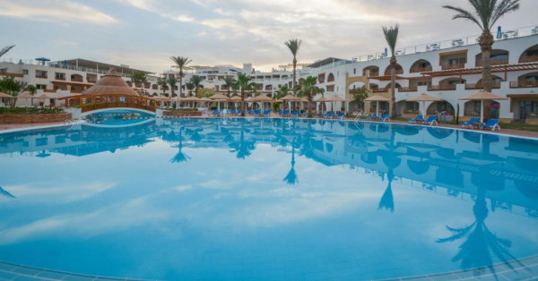 Albatros Royal Grand Sharm swimming pool