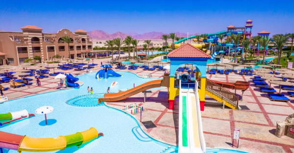 Charmillion Club Aquapark with kids
