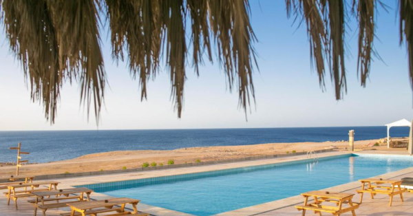 Adrenalin Beach Lodge-outdoor pool