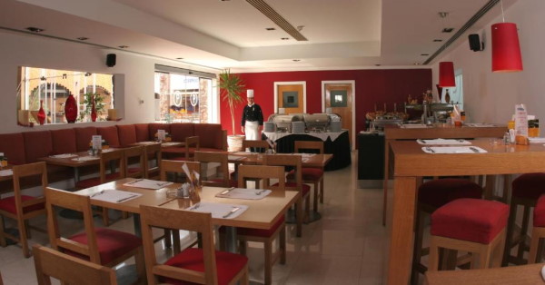 Camel Dive Club & Hotel - Boutique Hotel - dining room