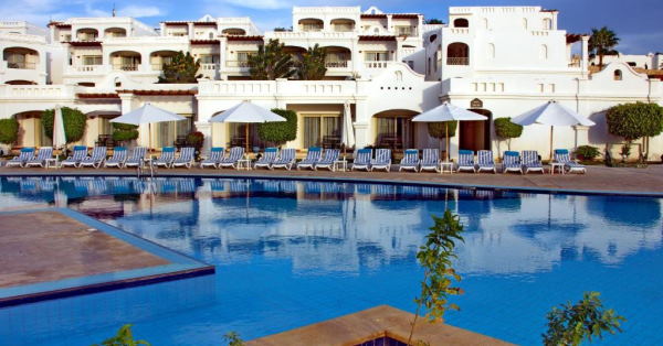 Continental Plaza Beach Resort - pool