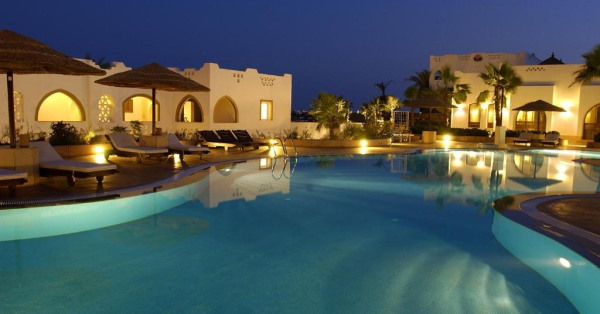 Domina Coral Bay Resort outdoor pool