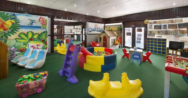 Fayrouz Resort מועדון משחקים