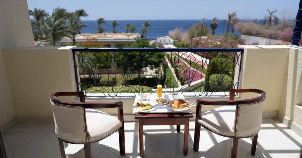 Grand Oasis Resort breakfast