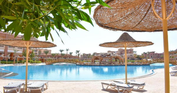 Parrotel Lagoon Resort swimming pool