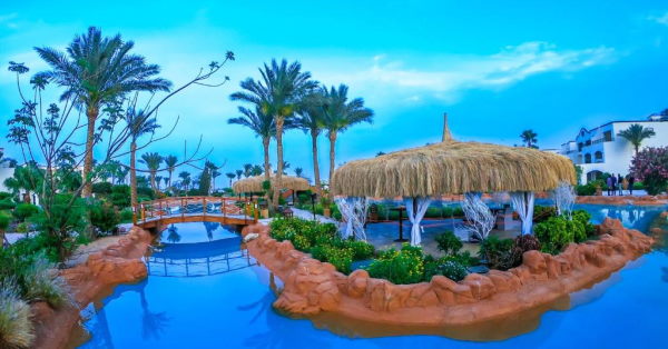 Regency Plaza Aqua Park and Spa Resort swimming pool