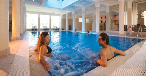 Tamra Beach Resort swimming pool